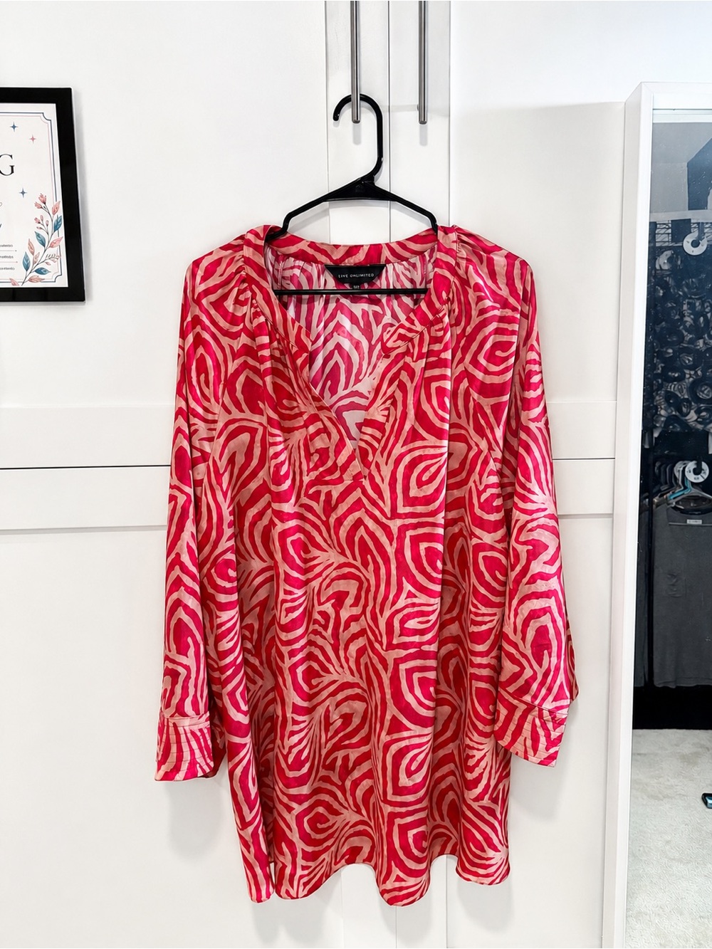 Live Unlimited - pink abstract long tunic blouse - size 22